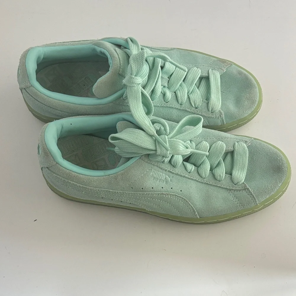 Puma Mint Green Suede Sneakers sz 5.5